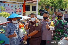 Peringati HPN 2021 PWI Rejang Lebong bagikan 1,3 ton beras