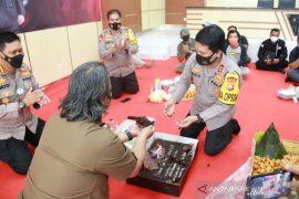 Peringatan HPN, Kapolda Jatim beri kejutan ke wartawan Pokja Polda