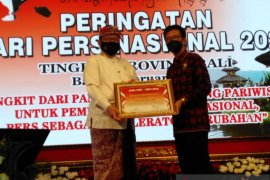 HPN 2021, PWI berikan penghargaan kepada Gubernur Bali