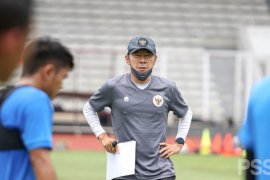 Shin Tae-yong negatif COVID-19 dan kembali ke Korsel