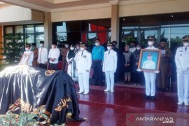 Bupati Agam lepas jenazah dua kepala dinas yang kecelakaan di Madina