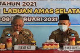 Wabup HST: Vaksinasi tidak langsung menghilangkan COVID-19, prokes harus tetap dipatuhi