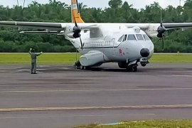 Pesawat Hercules uji coba mendarat perdana di Bandara Kuabang Kao