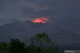 Gunung Raung Waspada