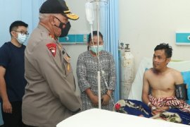 Kapolda Papua jenguk korban penembakan KKB di RSUD Timika