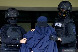 Polisi amankan seorang perempuan di Sekadau terkait dugaan terorisme