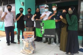 HMI - BPBPD Sambas salurkan bantuan bagi warga terdampak banjir