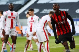 Eintracht  Frankfurt pecundangi Cologne 2-0