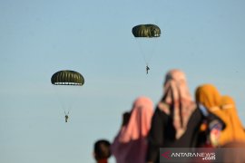 Prajurit Paskhas TNI AU Terjun Statik