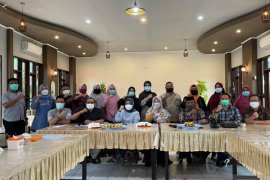 Lolly Yunus resmi pimpin Forum KKS Bone Bolango