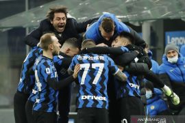 Inter rebut pucuk klasemen berkat kemenangan 3-1 atas Lazio