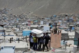 Menlu Peru Elizabeth Astete mengundurkan diri karena skandal vaksin virus COVID-19