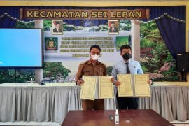 Kejaksaan Pangkalan Brandan adakan penyuluhan hukum vaksinasi COVID-19