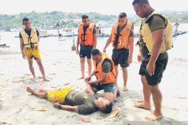 Brimob Polda Maluku  latihan SAR laut tingkatkan kemampuan