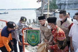 Bupati Inhil resmikan jembatan di Kecamatan Tanah Merah