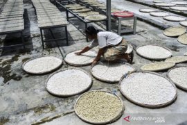 Produksi Bedak dingin Tradisional Page 1 Small