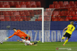 Dua gol Haaland mengantar Dortmund pecundangi Sevilla