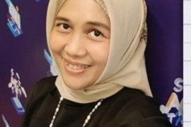 Inge Gesinovita, sukses perkenalkan perhiasan batu buatan tangan