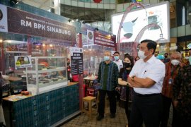 Pameran kreatif Toba, Luhut minta masyarakat kenali potensi wisata