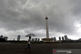Waspadai hujan disertai petir dan angin kencang di Jakarta