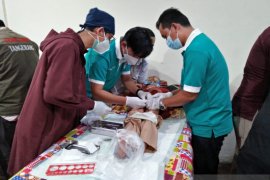 Komunitas otomotif Tangerang gelar sunatan massal saat pandemi