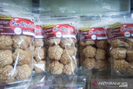 Zami Pasarkan Kue Rintak Secara Digital, Kenalkan Kue Khas Bangka