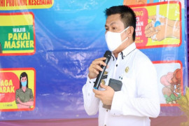 Kadis Kesehatan Pesibar tinjau pelaksanaan vaksinasi di Kecamatan Lemong