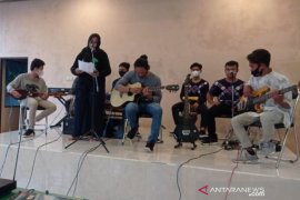 Disdikbud adakan silaturrahmi dan tukar informasi penggiat seni di HSS