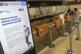 Pembatalan perjalanan kereta api akibat banjir