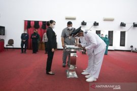 Bupati Landak lantik kades Pergantian Antar Waktu