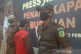 Buron tiga tahun, terpidana pencurian ditangkap di rumah persembunyian