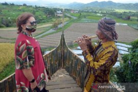 Jasa Musisi Tradisional Di Objek Wisata