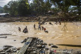 Membangkitkan asa korban banjir Desa Alat melalui program Merdeka Belajar