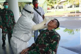 Danrem 023/KS bersama jajaran diswab COVID-19