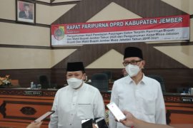 Bupati-Wabup Jember terpilih dilantik di Surabaya, Forkopimda ikuti secara daring di pendapa