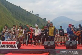 Mendorong pertumbuhan ekonomi  melalui Beli Kreatif Danau Toba