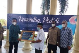Kemendag serahkan 1.000 paket sembako bagi korban gempa Sulbar