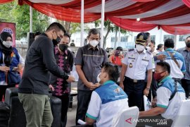 Wali Kota Medan bersyukur  pencanangan vaksinasi kedua berjalan lancar