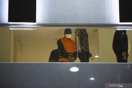 KPK periksa Nurdin Abdullah  dan kawan-kawan