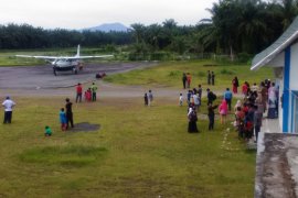 Bandara Pusako Anak Nagari Pasaman Barat mempercepat akses ekonomi