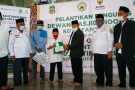 Baznas Tangerang bagi 4.200 buku Iqro, santuni 2.800 anak yatim