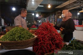 Penurunan harga cabai merah dan emas picu deflasi di Sumbar pada Februari 2021