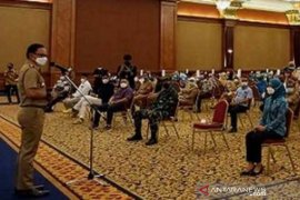 Titer antibodinya tinggi, Bima Arya tunda terima vaksin COVID-19