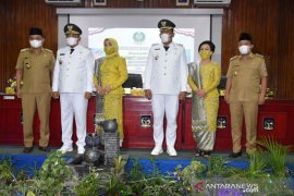 Bupati: Saya tidak akan campuri urusan Pemkot Sibolga, tetapi kalau teman diganggu saya tidak diam
