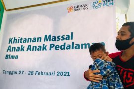 YBM PLN khitan puluhan anak miskin di pedalaman Bima