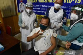 Dinas PMD Inhil vaksinasi COVID-19, ada yang takut jarum suntik