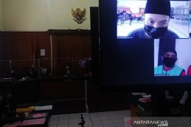 Kasus salah transfer BCA berlanjut di pengadilan