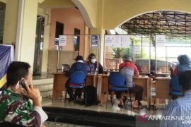 Antre warga Jayapura Lapor SPT Page 1 Small