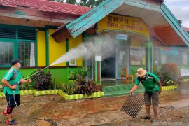 Kadisdik apresiasi hijau daun bersihkan sekolah pasca banjir