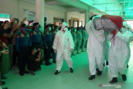 Gubernur Sumsel lepas jenazah bupati OKU dengan protokol COVID-19